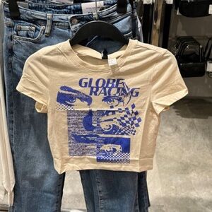 🎀 H&M globe racing baby tee cropped shirt crop top blue cream
